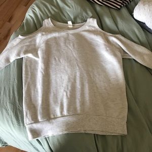 Sweatshirt with shoulder cut out